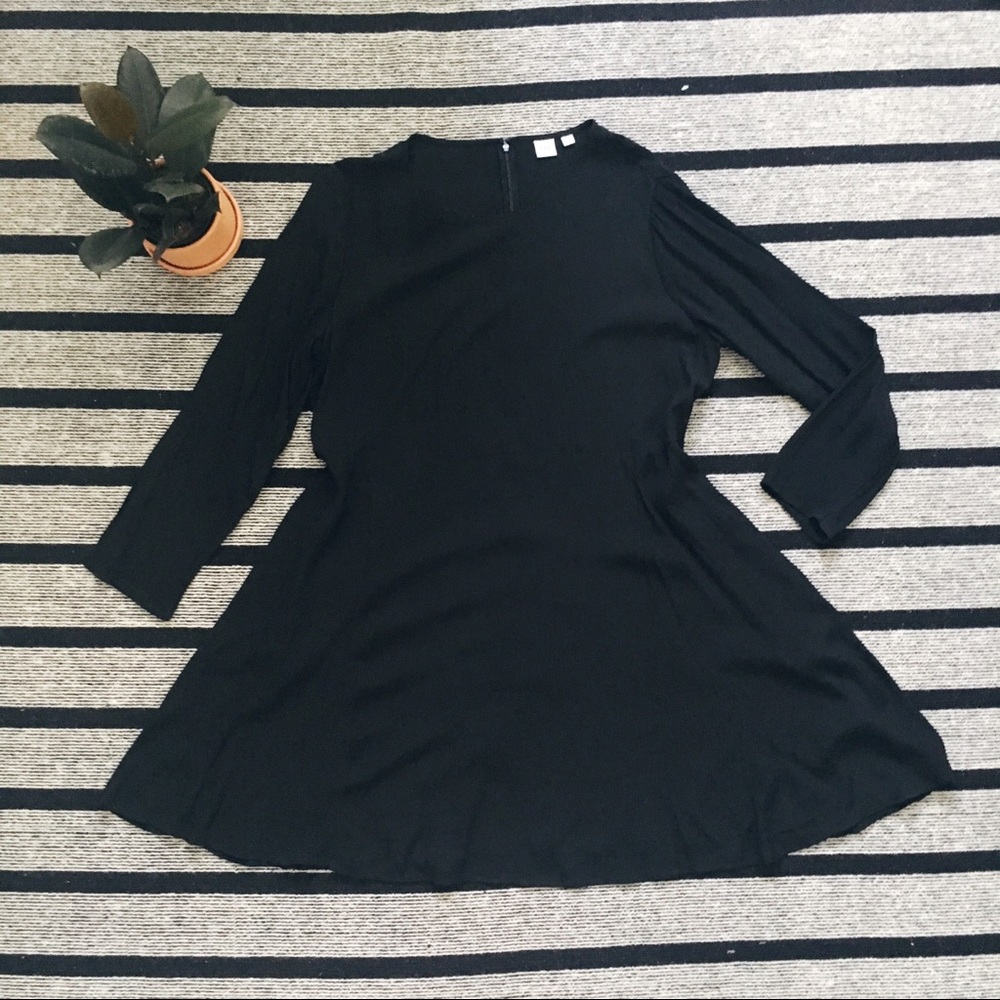 Long Sleeve Black Dress
